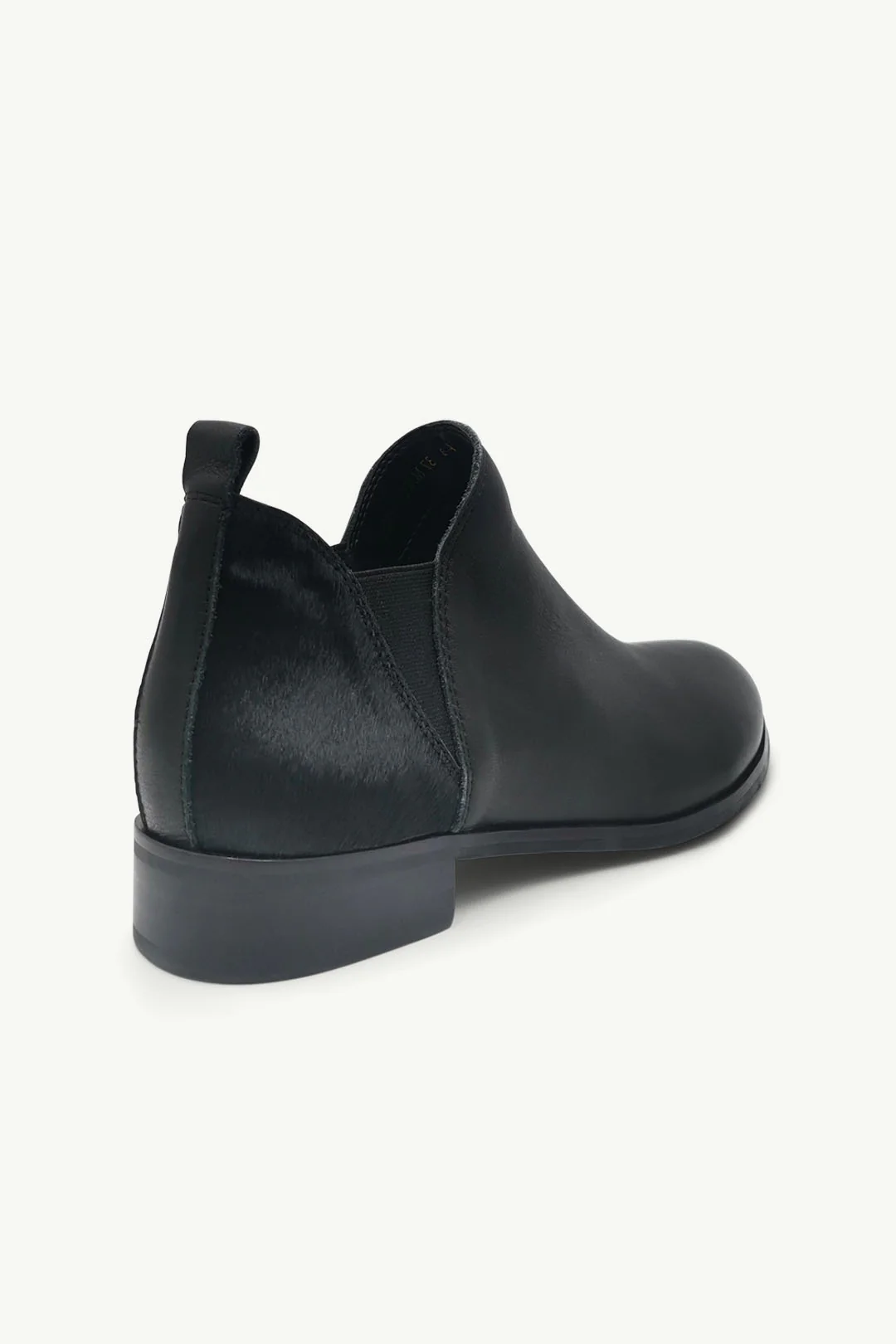 Aria Black Pony - Image 3