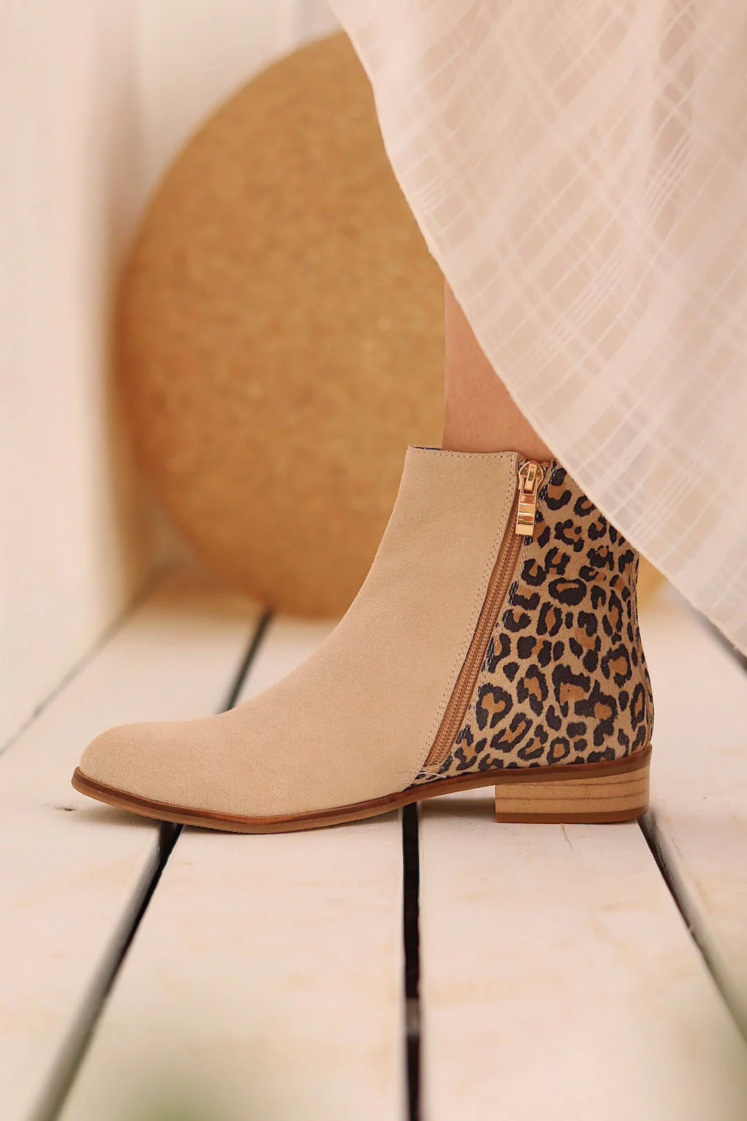 Becky Leopard Beige - Image 4