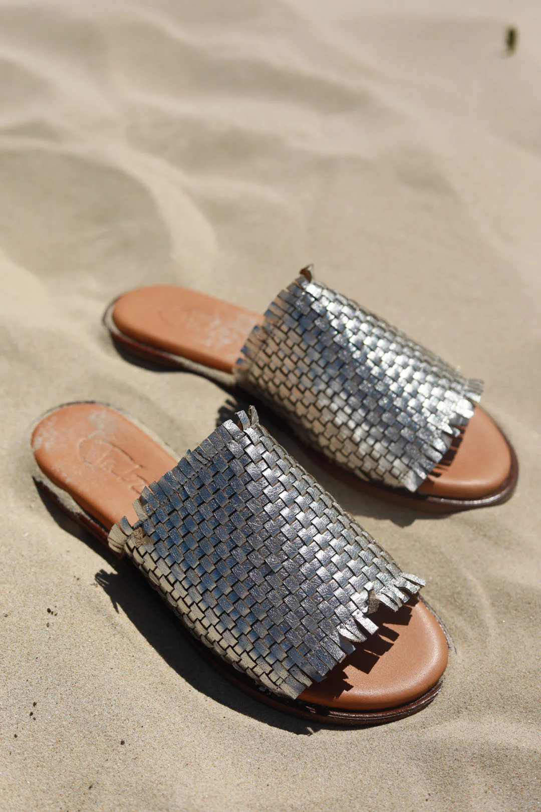 Cyrus Metallic Silver - Image 7