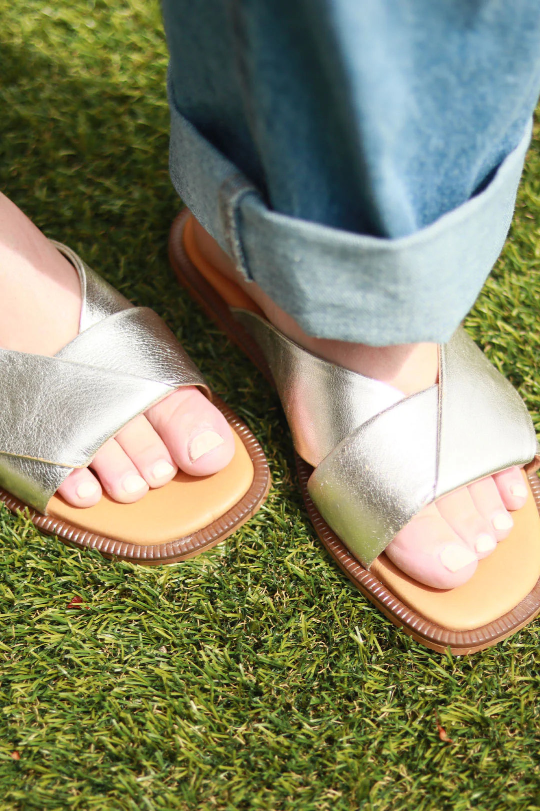 Darcy Metallic Silver - Image 4