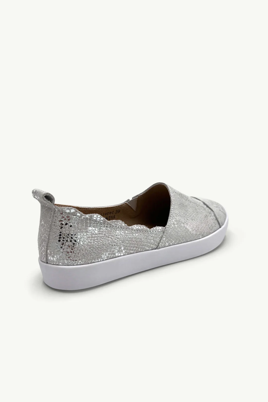 Fran Scalloped Silver Snake - Image 3