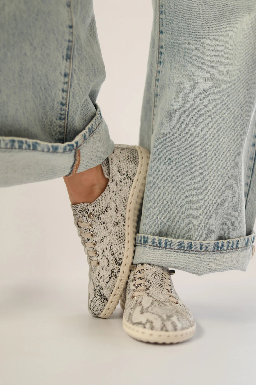 Gina Snake - Image 5