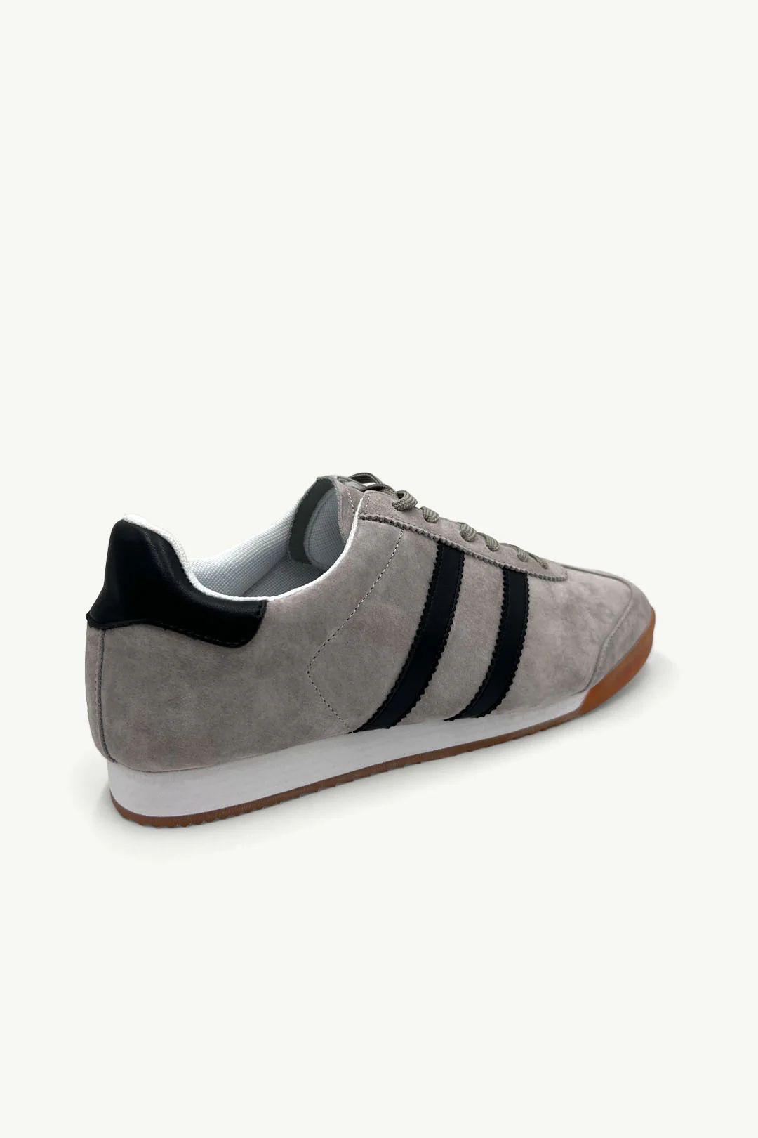 Liam Grey - Image 3