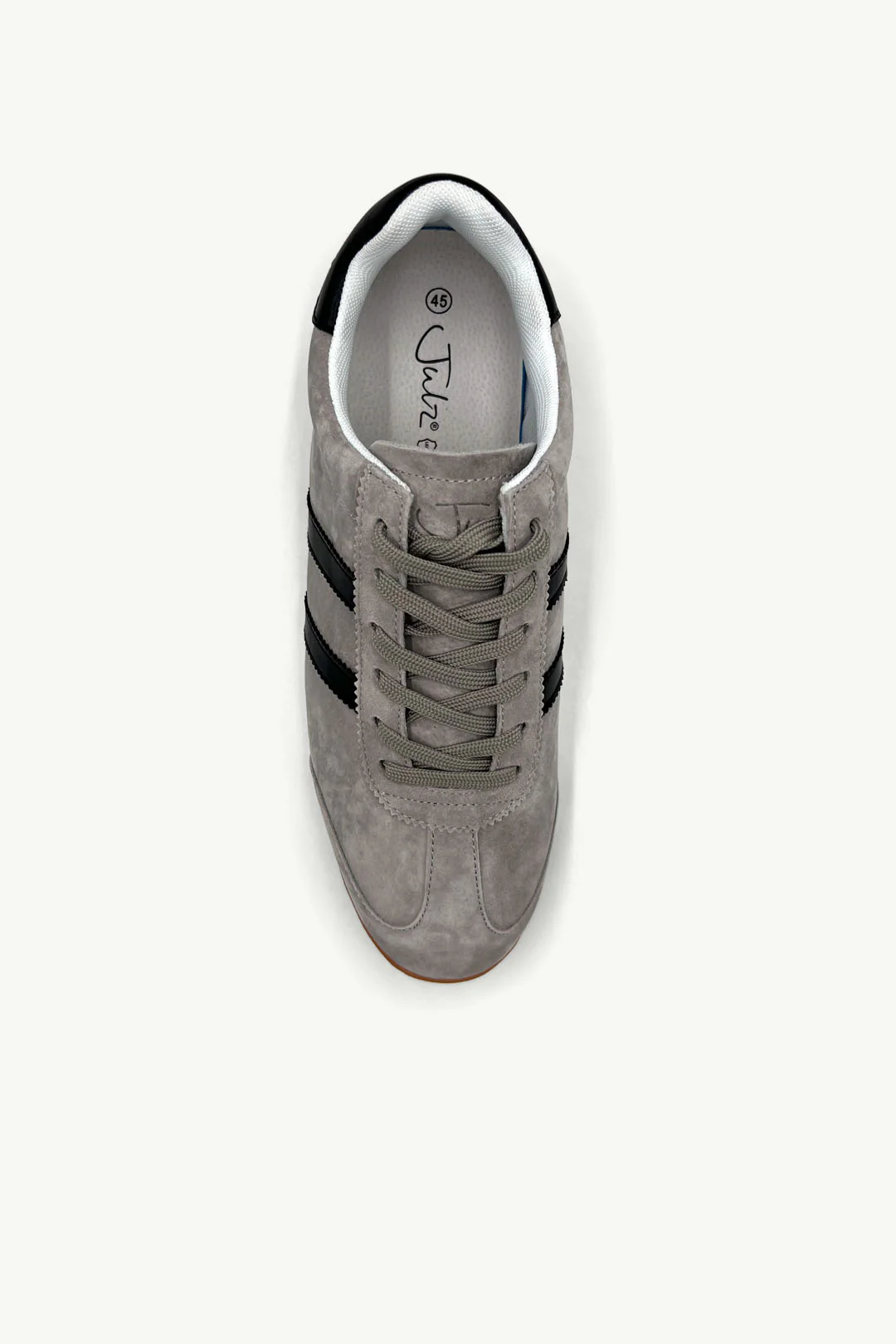 Liam Grey - Image 4