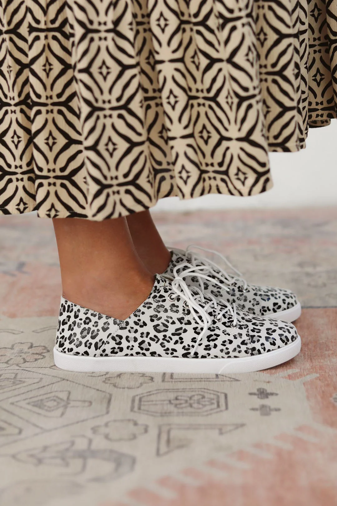 Vicki™ Grey Leopard - Image 4