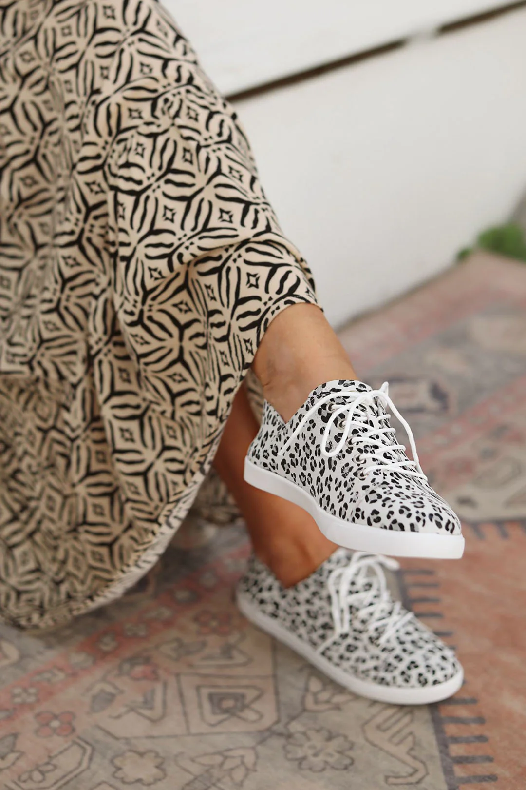 Vicki™ Grey Leopard - Image 5
