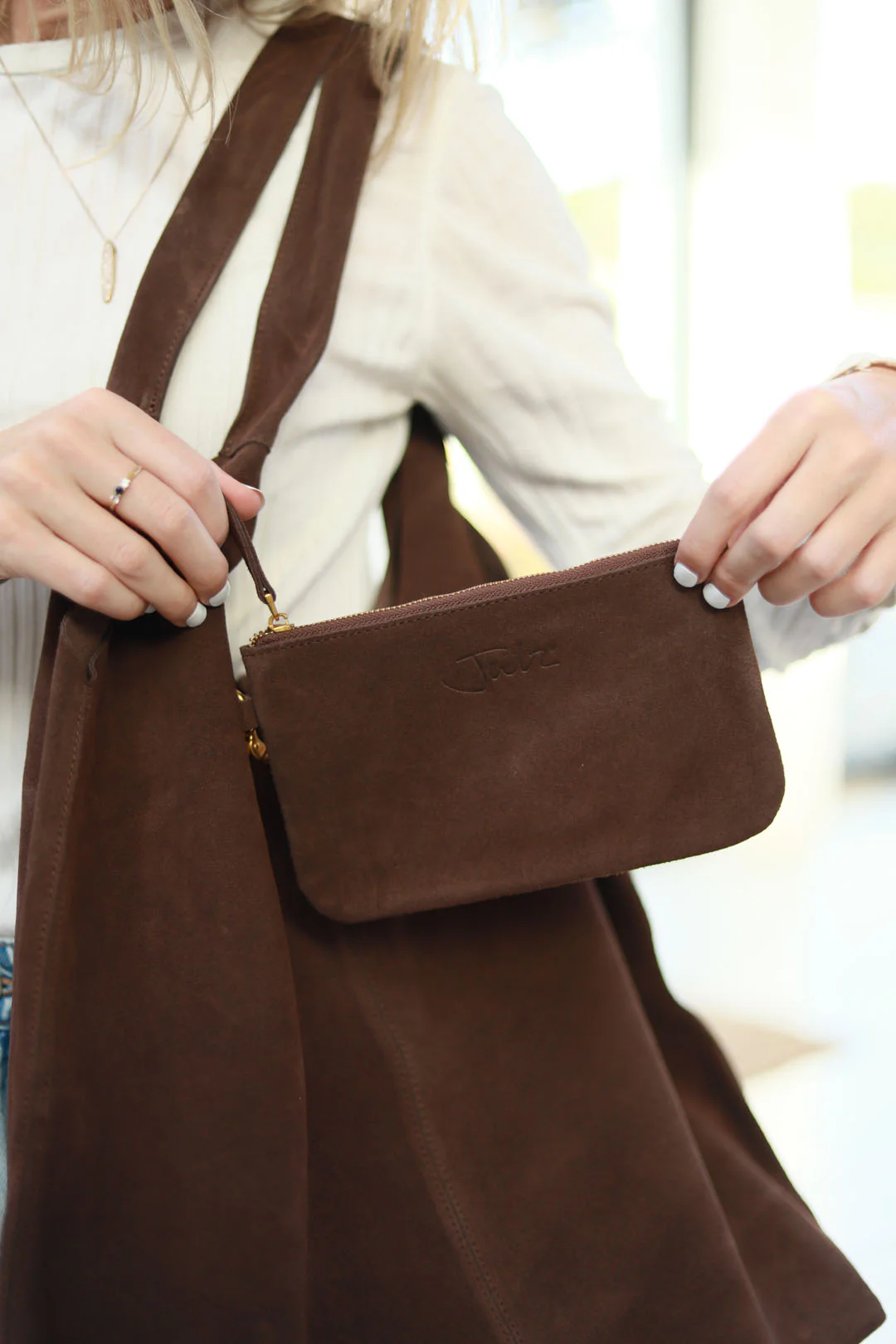 Vic Chocolate Brown - Image 4