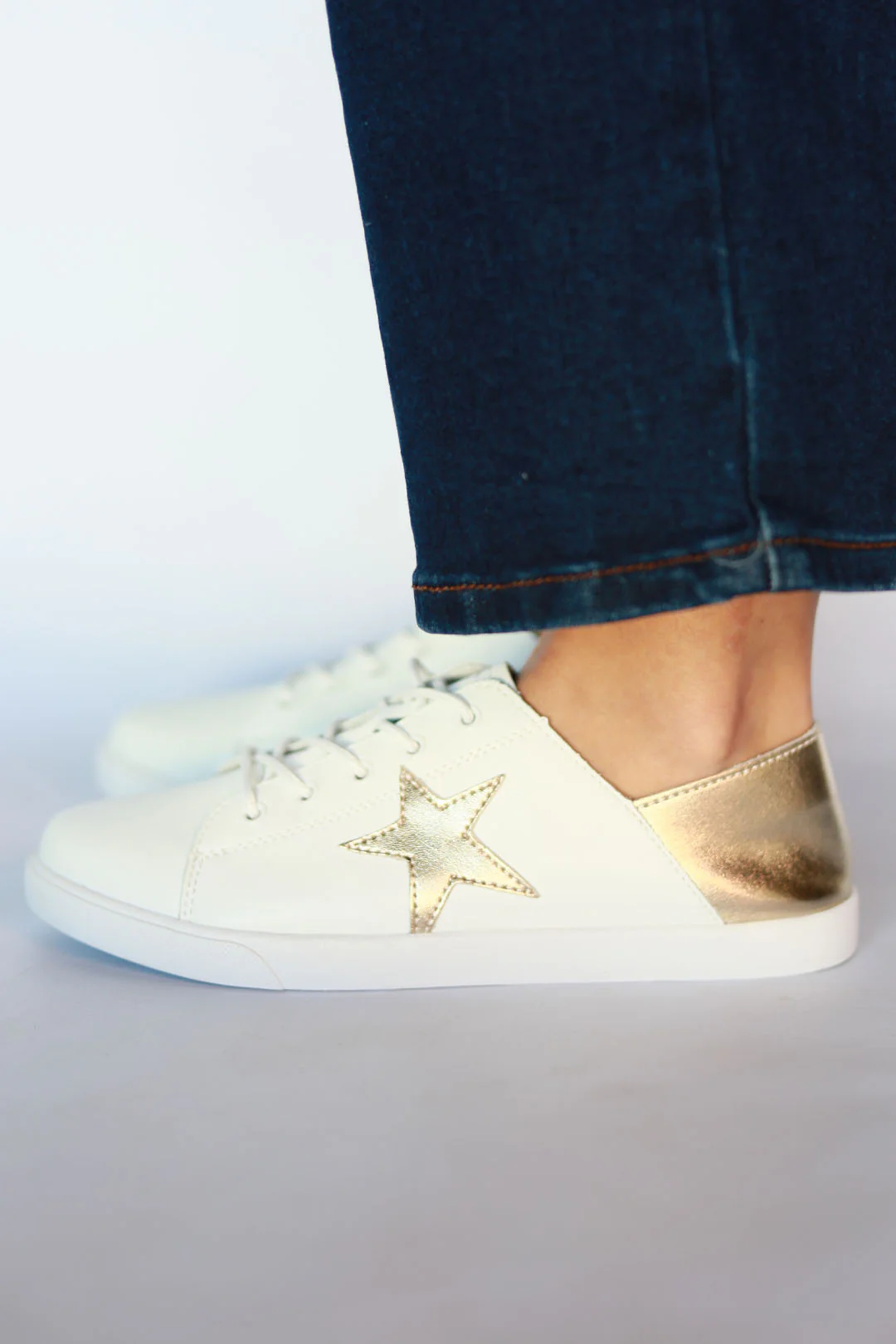 Vicki™ White + Gold Shimmer - Image 4