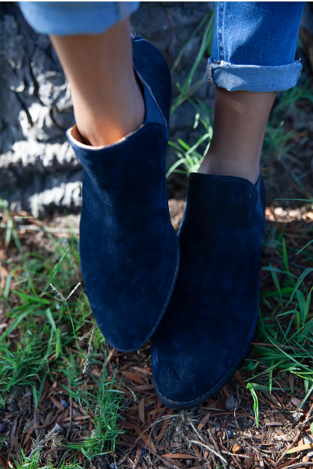 Yara Navy Suede - Image 6