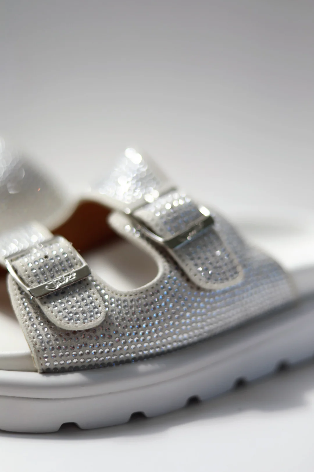 Zane White Diamanté - Image 6